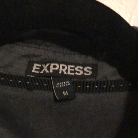 Express button up - Picture 4 of 4